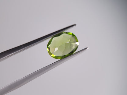 0238【ランダム発送】ペリドット【1石あたり約2.02ct】