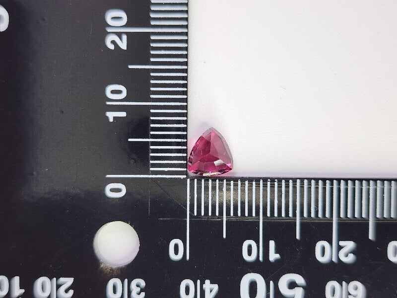 【期間限定】10/31まで　ロードライトガーネット　1.35ct　2