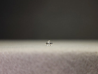 0015-1-5　ダイヤモンド　0.04ct