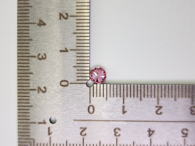 piMOI-1　合成ピンクモアッサナイト　0.45ct