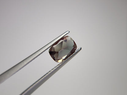 0504-3　バイカラーアンデシン　0.84ct