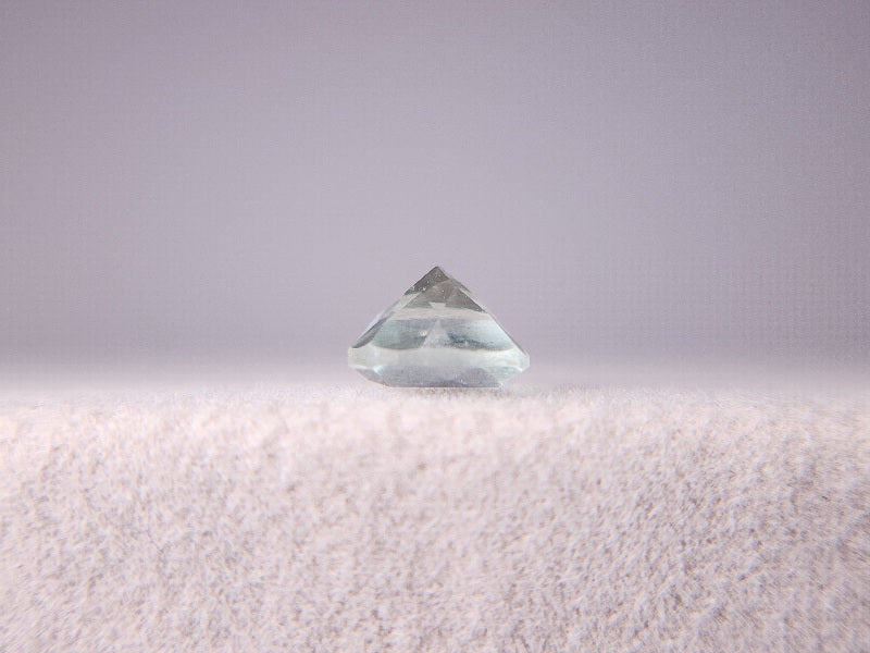 gBE-3　グリーンベリル　0.88ct