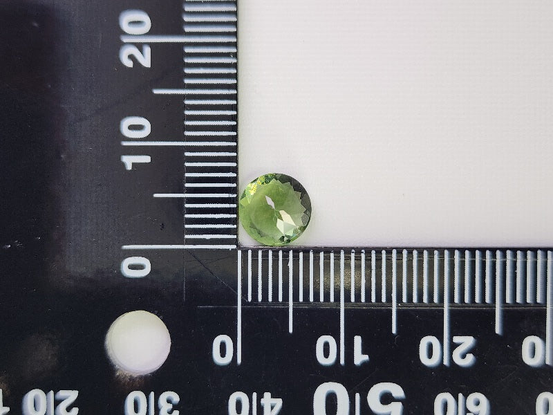 0560-2　モルダバイト　0.89ct