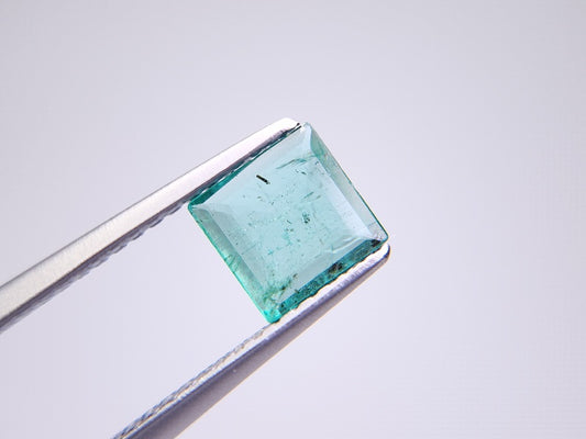 EM-13　エメラルド　0.56ct