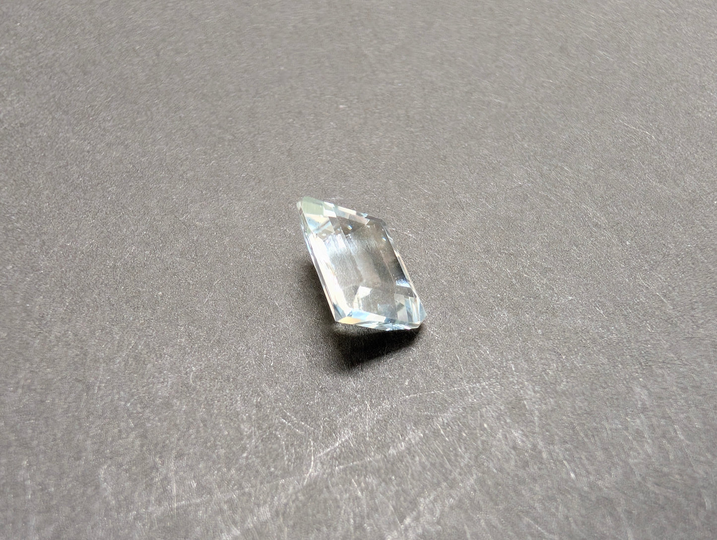 0087 バイカラートパーズ 3.04ct