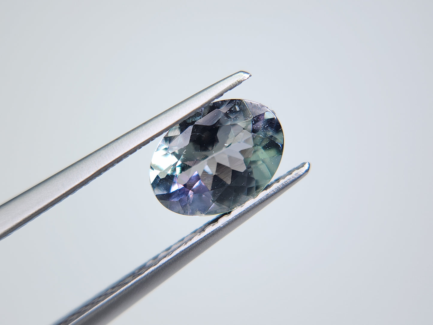 0876-22 バイカラータンザナイト　1.27ct