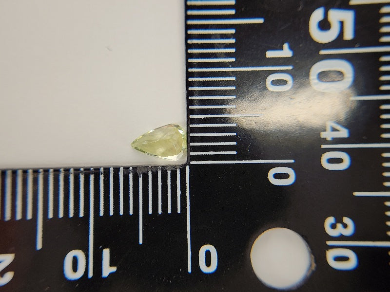 0644-9-1　ゾイサイト　0.40ct