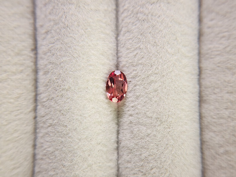 0152-1-38　バイカラーアンデシン　0.39ct