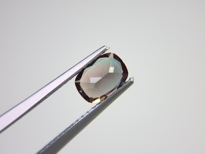 0504-8　バイカラーアンデシン　0.83ct