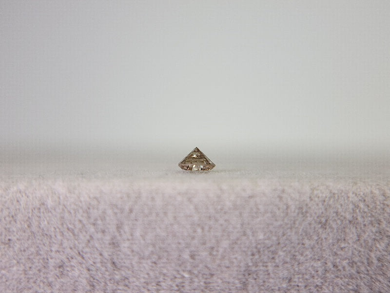 0015-2-2　ブラウンダイヤモンド　0.08ct