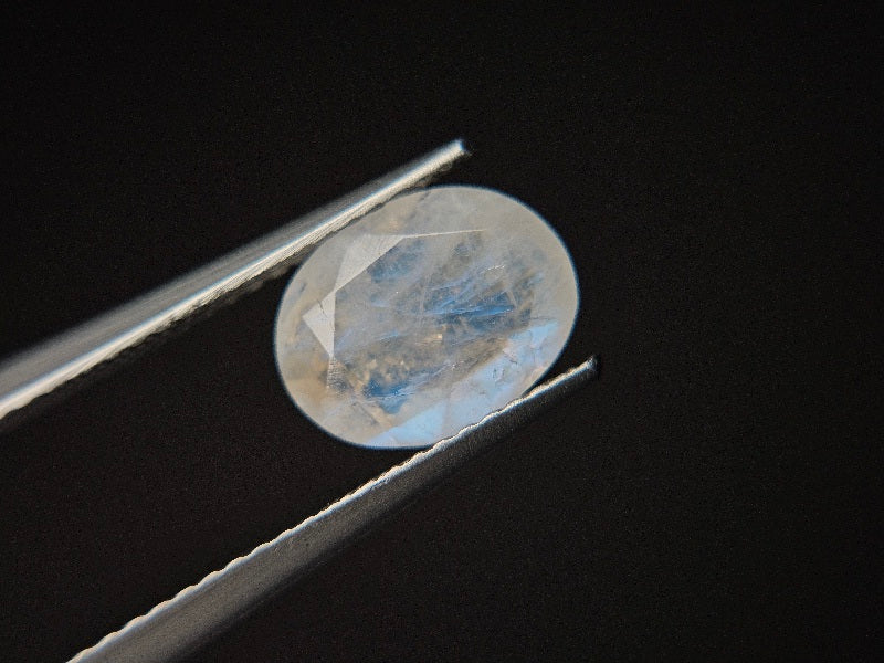 blMO-10　ブルームーンストーン　1.99ct