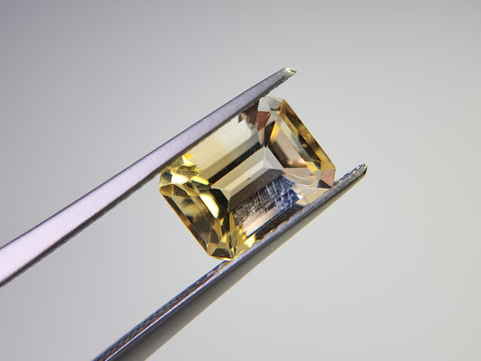 0365-5-7　バイカラーシトリン　2.00ct