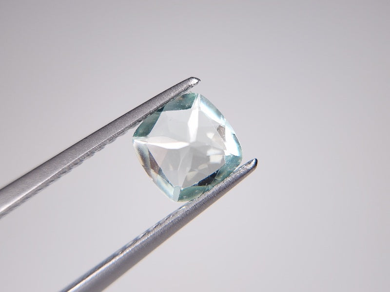 gBE-8　グリーンベリル　0.81ct