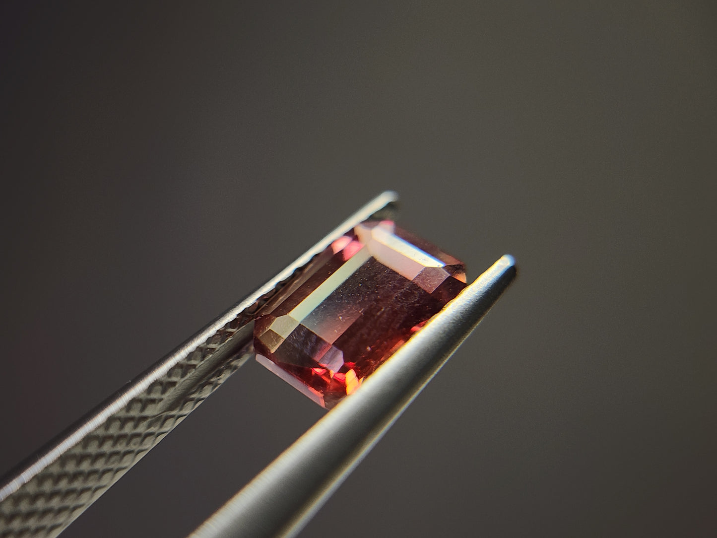 0151-3-3　バイカラーアンデシン　1.03ct