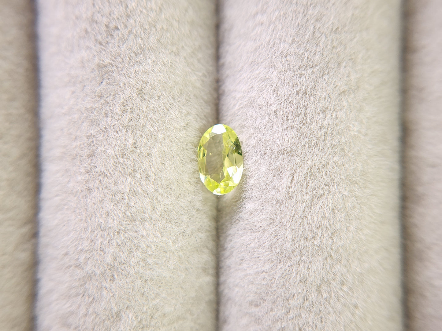 0928-5　パロットクリソベリル　0.38ct