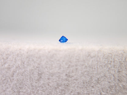 0129-1　アウイナイト　0.01ct