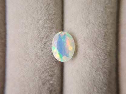 0909-1-5　オパール　0.74ct