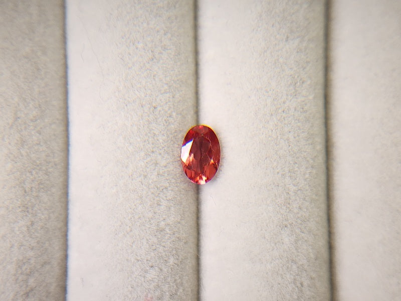 0152-1-9　バイカラーアンデシン　0.40ct