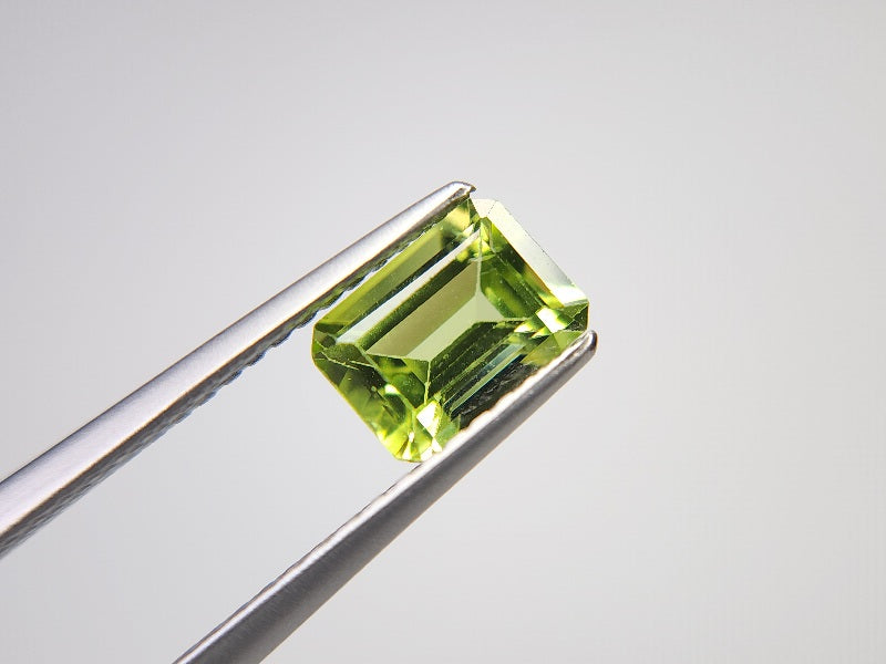 0238-1　ペリドット　1.05ct