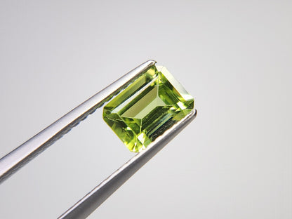 0238-1　ペリドット　1.05ct