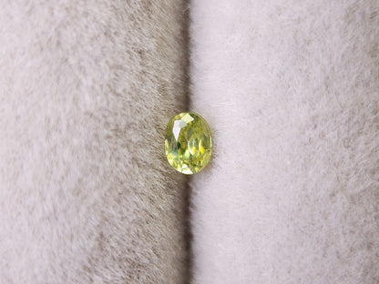 0932-1-7　スフェーン　0.13ct