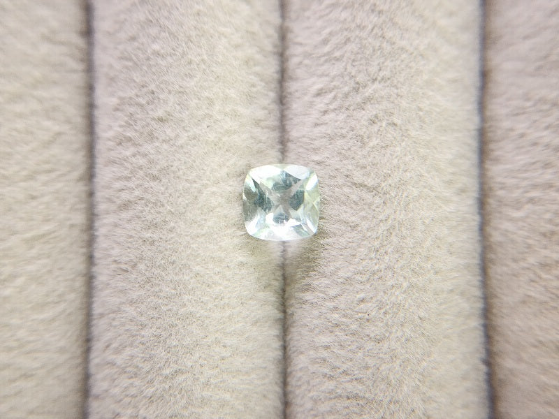 gBE-5　グリーンベリル　0.85ct