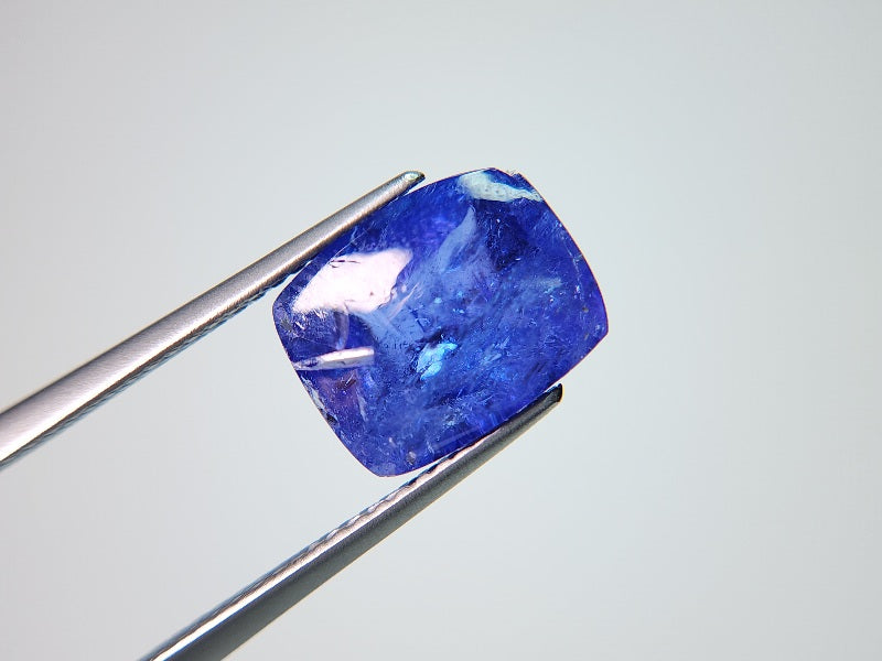 0938-25　タンザナイト(処理・欠けあり)　5.70ct