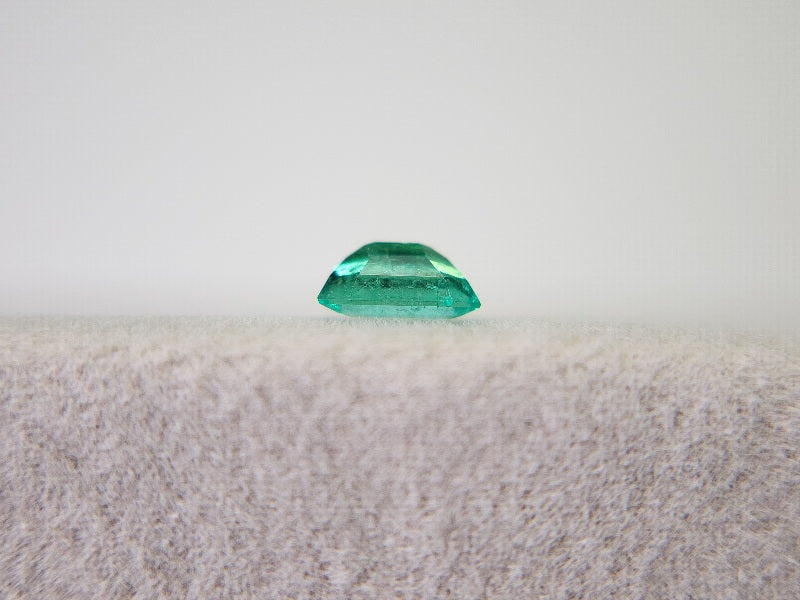 0936-23　エメラルド　0.42ct