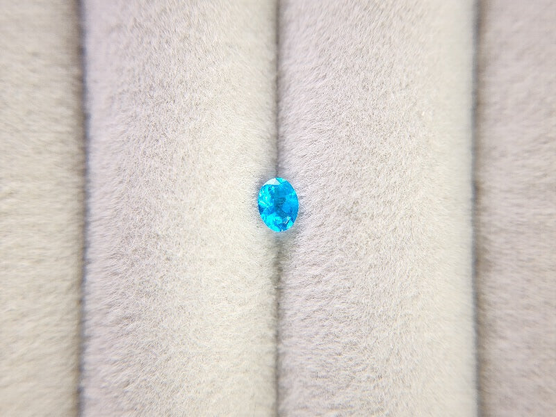 0530-4　ネオンブルーアパタイト　0.19ct