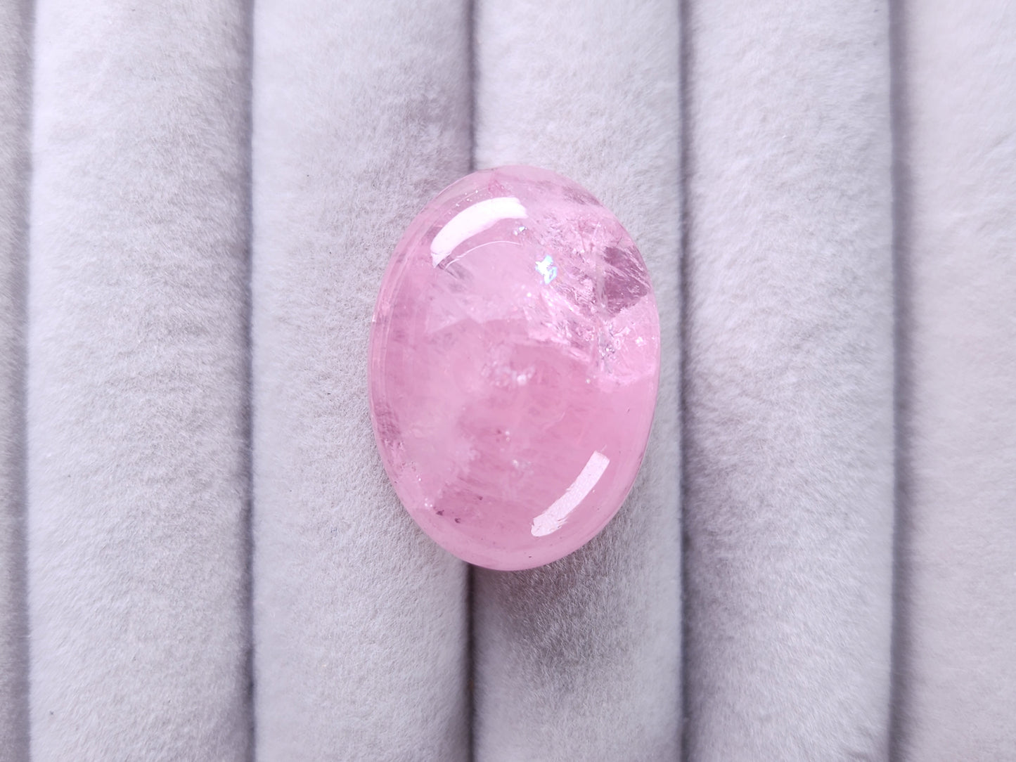 0908-1　モルガナイト　39.11ct