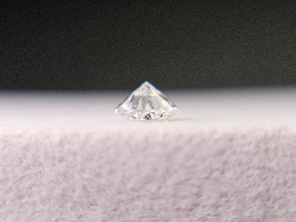 MOI-8　合成モアッサナイト　0.46ct