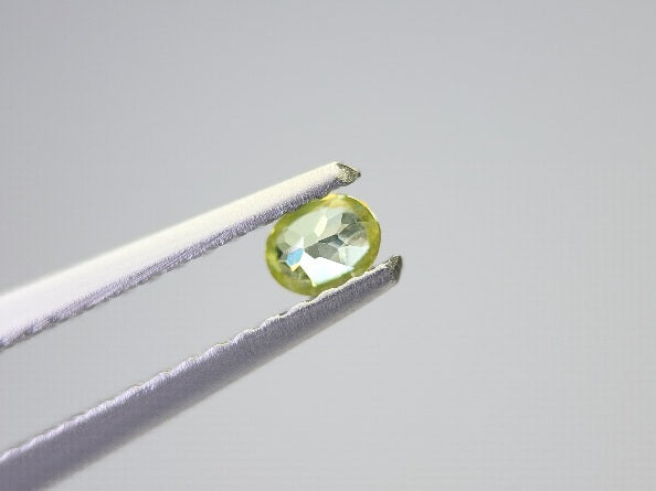 0932-1-7　スフェーン　0.13ct