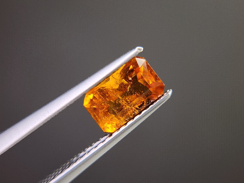 0218-1　クリノヒューマイト　1.10ct