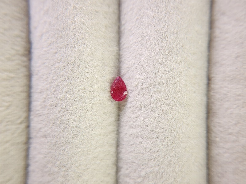r-BE-3　レッドベリル　0.11ct