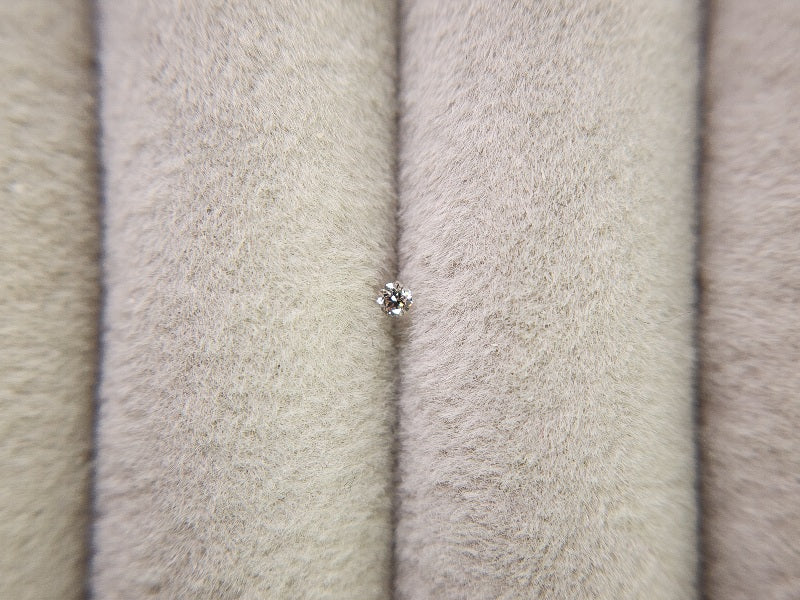0015-4-1　ピンクダイヤモンド　0.03ct