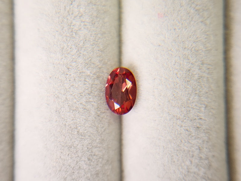 0152-2-13　バイカラーアンデシン　0.37ct