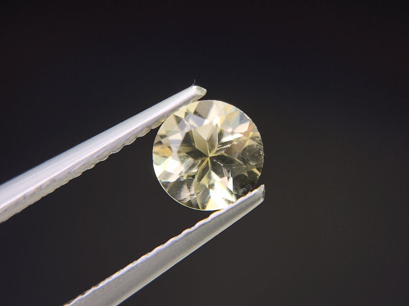 0091-11　イエローラブラドライト　0.80ct