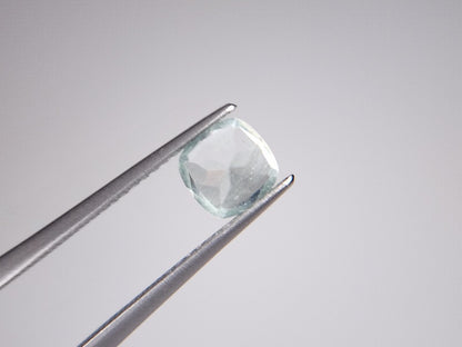 gBE-3　グリーンベリル　0.88ct