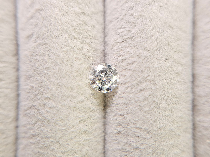 MOI-8　合成モアッサナイト　0.46ct