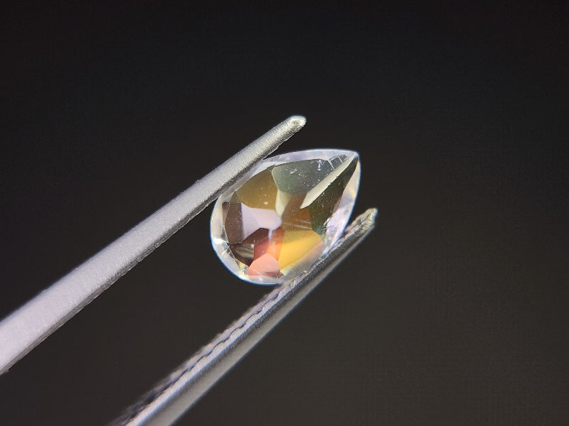 0763-4　アンデシンラブラドライト　0.63ct