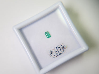 0936-4　エメラルド(ザンビア産)　0.23ct