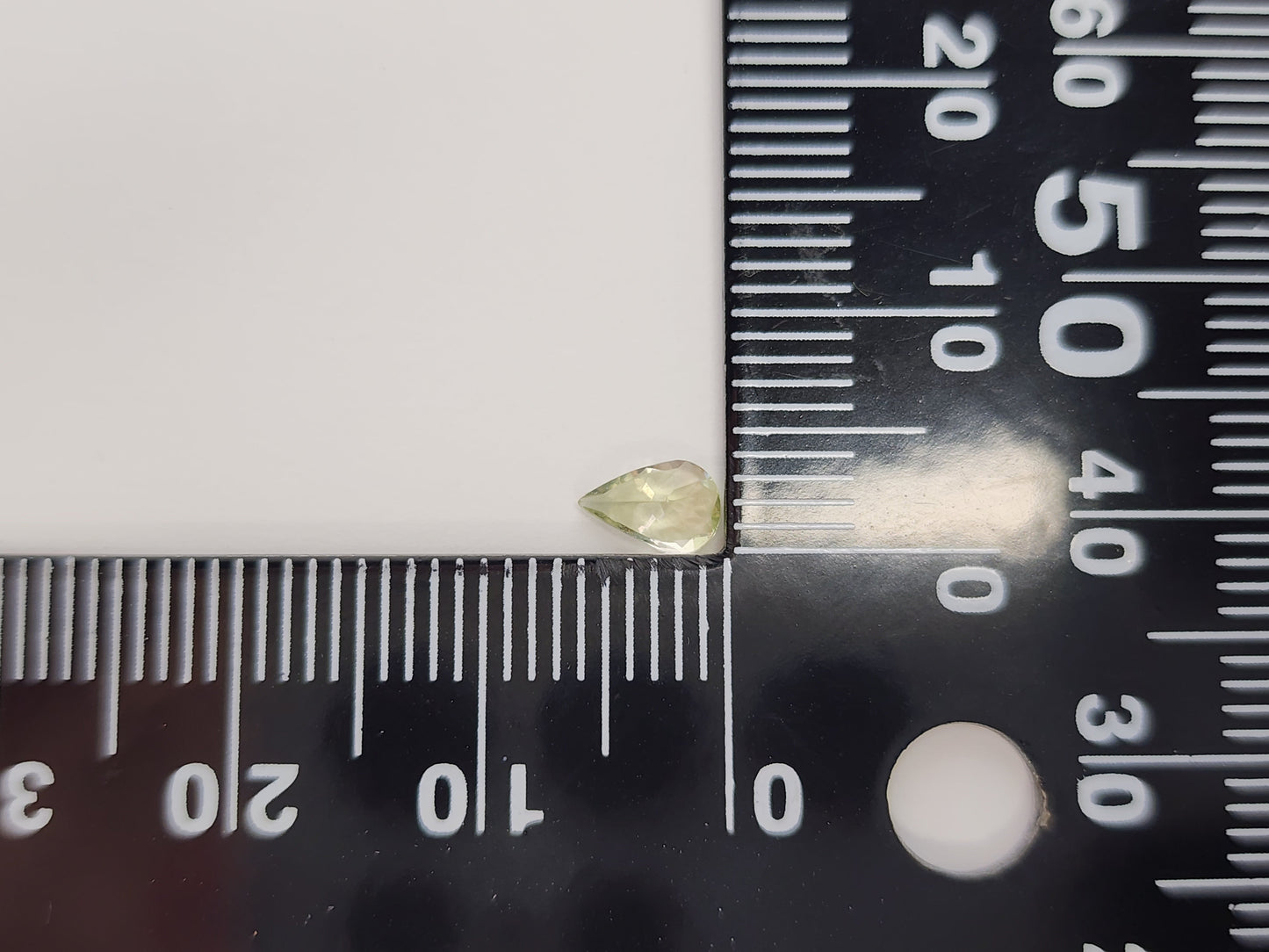 0644-9-4　ゾイサイト　0.39ct