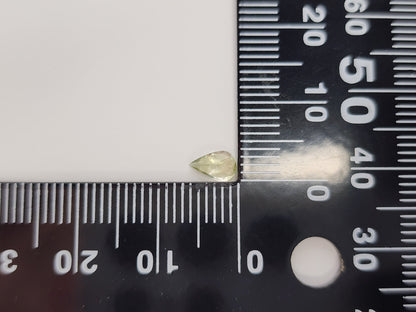 0644-9-4　ゾイサイト　0.39ct