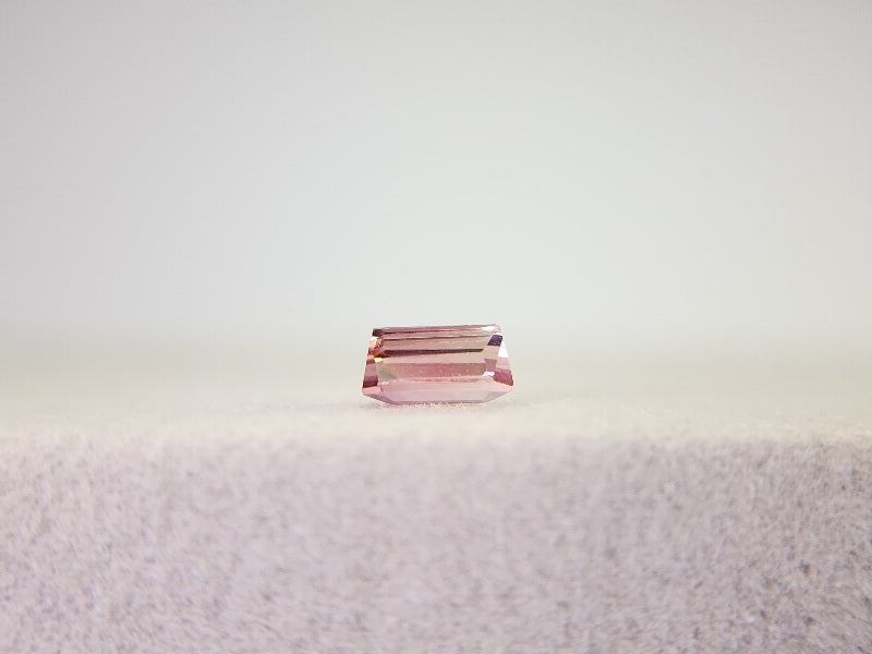 0879-29  トルマリン  0.72ct