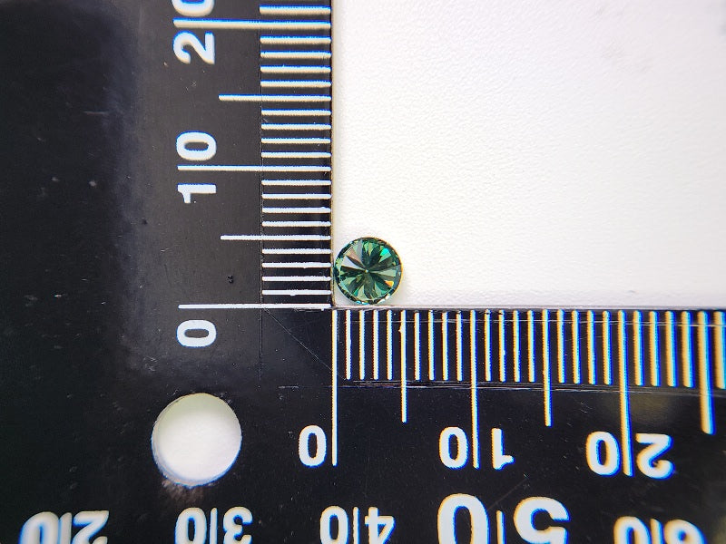 【期間限定】10/18まで　合成グリーンモアッサナイト(5mm)　0.45ct　⑨