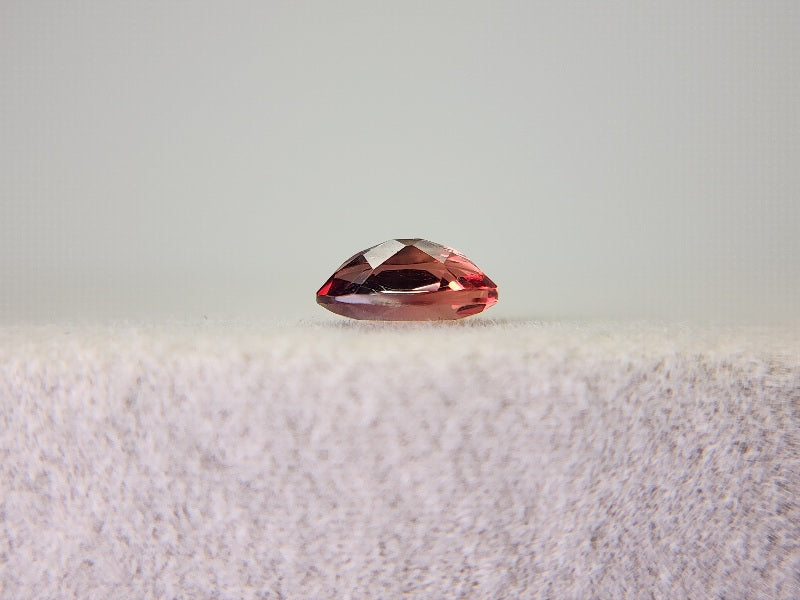 0152-1-38　バイカラーアンデシン　0.39ct