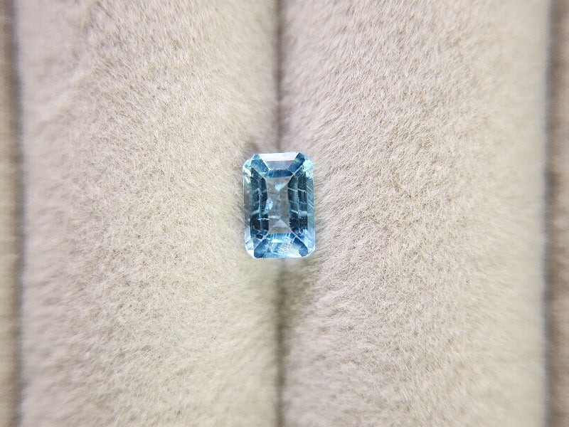 0008-14　アクアマリン　0.56ct
