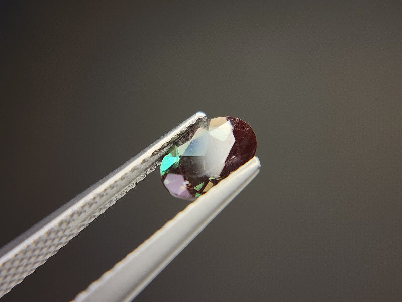 0504-10　バイカラーアンデシン　0.81ct