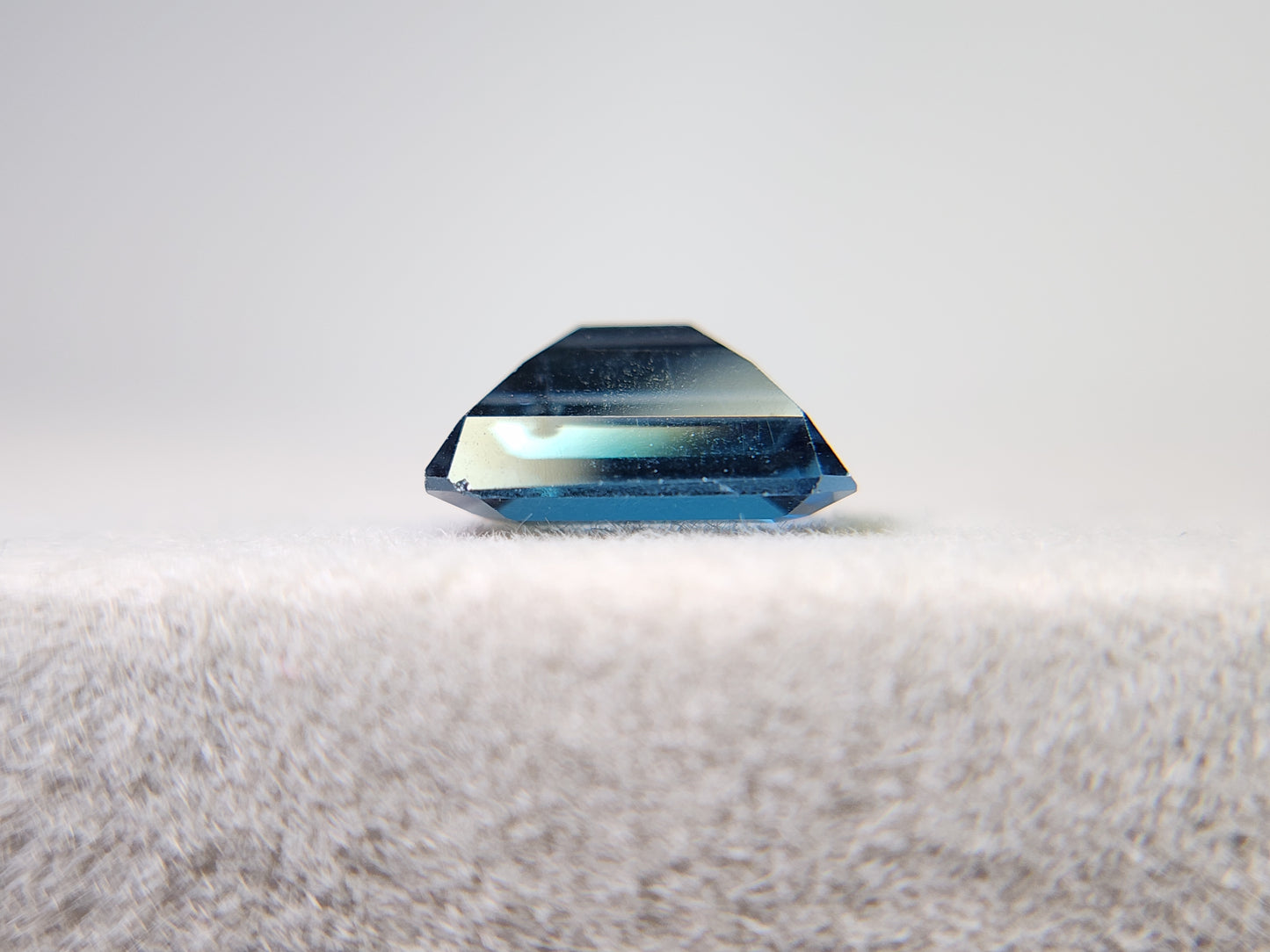 0931-8　ロンドンブルートパーズ　1.74ct