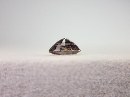 SA-66　蛍光！サファイア　0.93ct